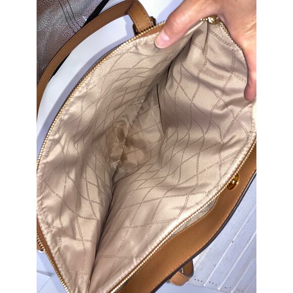 MICHAEL KORS, LARGE BROWN SAFFIANO LEATHER SHOULDER BAG - Picture 9 of 12